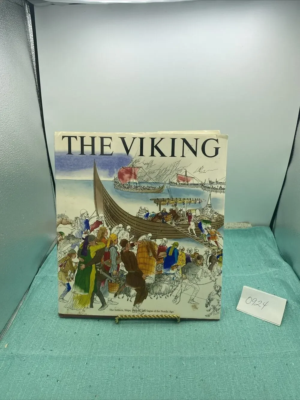 THE VIKING Crescent Books - 1975 USED Hardcover /Dustcover History Tools Nordic